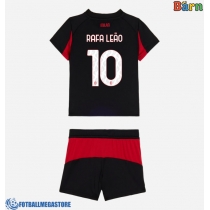 Fotballdrakt Barn AC Milan Rafael Leao #10 Hjemmedraktsett 2025-26 Kortermet (+ Korte bukser)